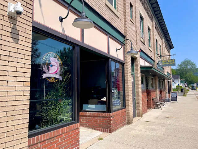 Se7ens Sports Bar and Grill