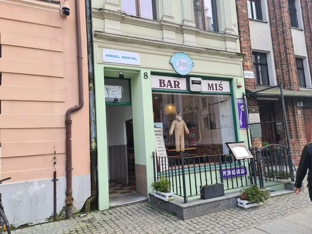 Pierogarnia Pod Blaszanym Kotem Swojskie Jedzenie Pierogi