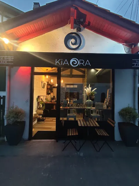 KIA ORA Restaurant / Coffee Shop Snack