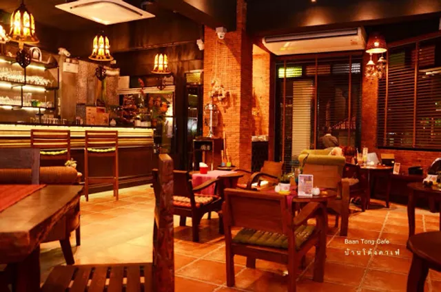 Baan Tong Cafe