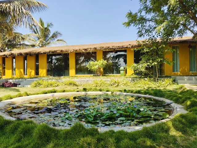 Farm villa | Yellow Sapphire - Powered By Royal Grand Hotel & Suites