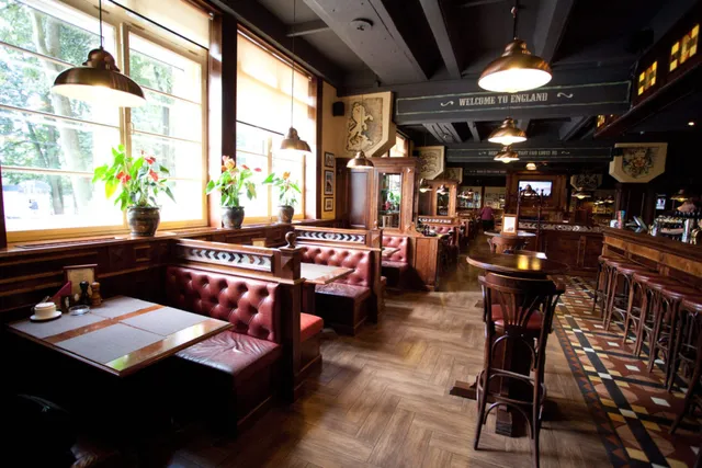 Angliyskiy Pab "Britannika"