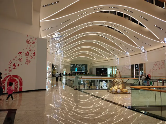 Mall of Oman Parking مواقف عامة