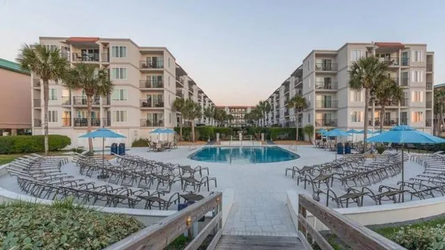 Hodnett Cooper Vacation Rentals inc.