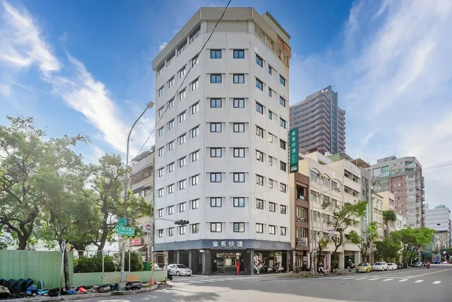 CHECK inn Express - Kaohsiung Love River