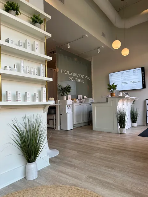 FACE FOUNDRIÉ - Charlotte (South End)