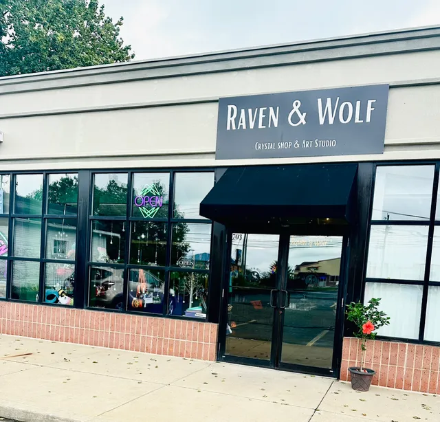 Raven & Wolf Crystal Shop & Art Studio LLC