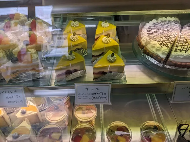 ケーキショップポーズ