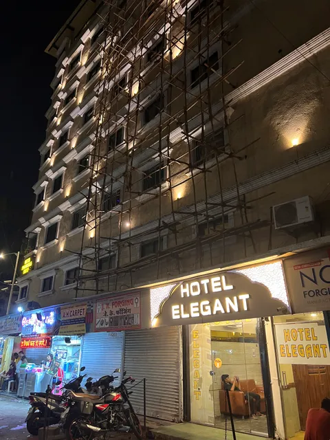 FabHotel Peninsula Suites - Hotel in Fort, Mumbai