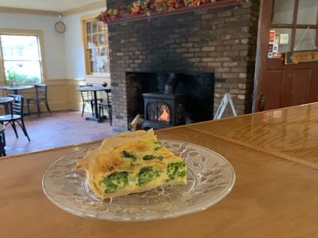 Lunch Thyme At FO' CASTLE FARMS