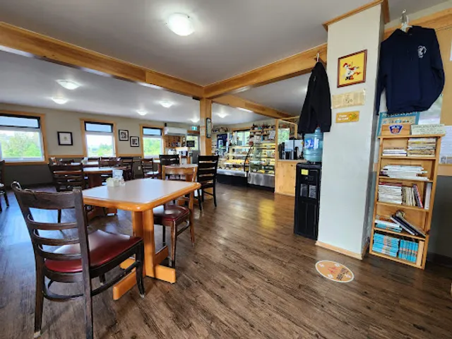 Clucking Hen Cafe & Bakery ( Seasonal may- October)