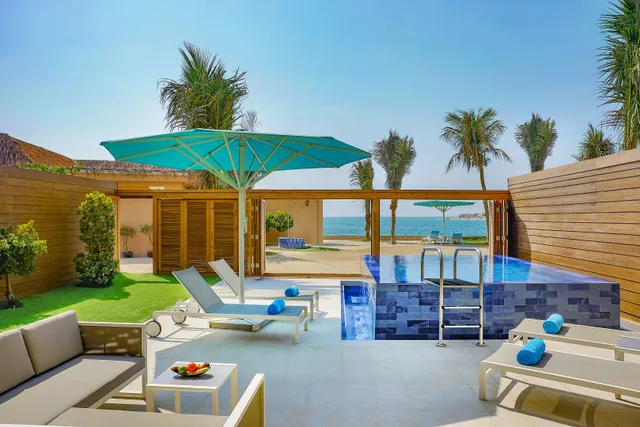 Anantara World Islands Resort