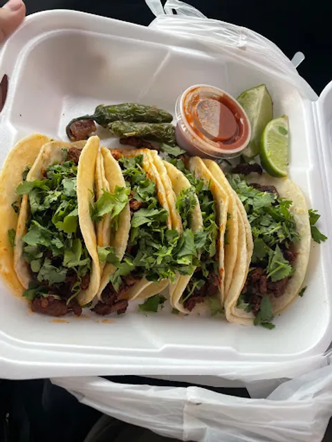 Tacos y Tortas El Mollo y Rifle