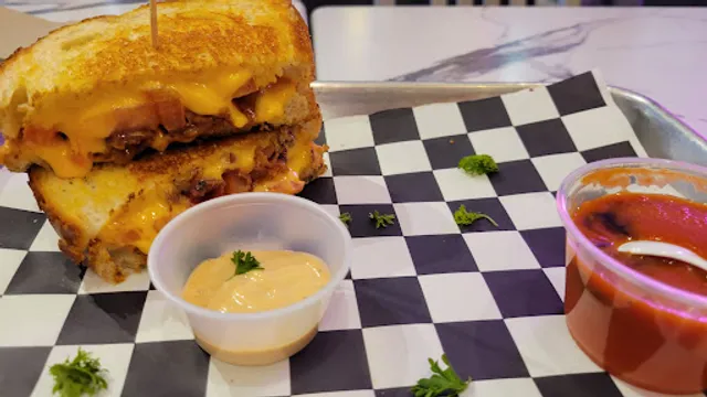 The Grilled Cheese Gallery Miami - Coral Gables