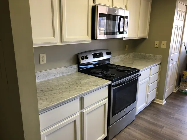 Quartz and Granite Towers INC