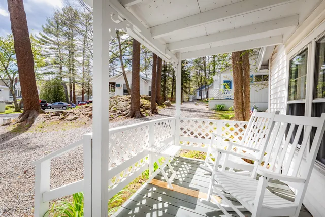 2 River Road Inn & Cottages