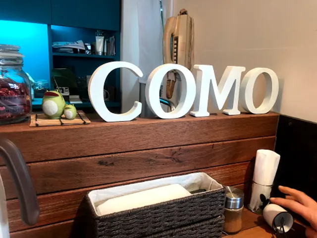 カレー食堂コモやん