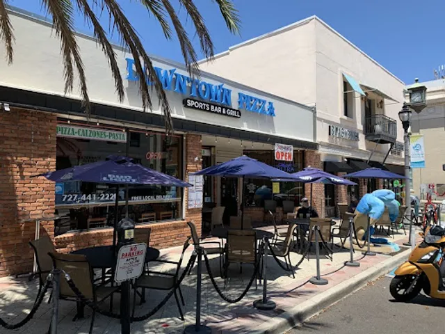 Downtown Pizza Sports Bar and Grill