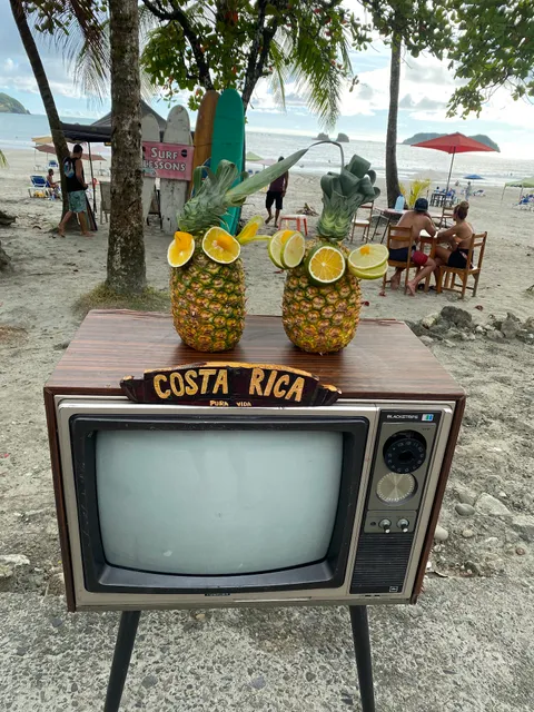 B&B Beach and Drinks