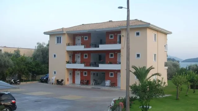 Dimosthenis Apartments