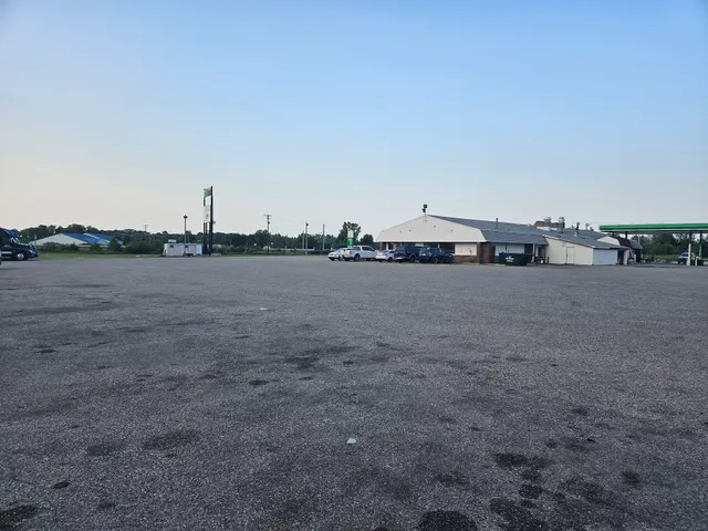 Paradise Auto-Truck Plaza