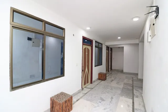 OYO 18587 Alok House