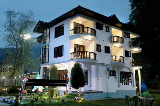 Kashmir Holiday Inn