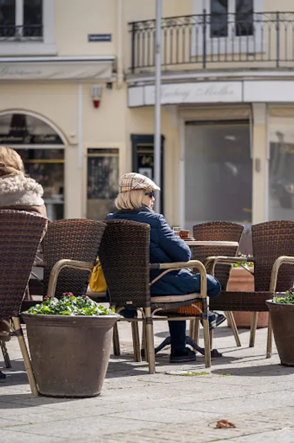 Ice Cream Parlor Capri