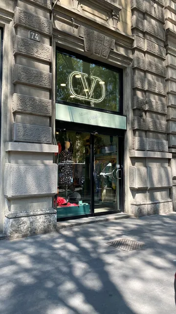 Madame Pauline Vintage