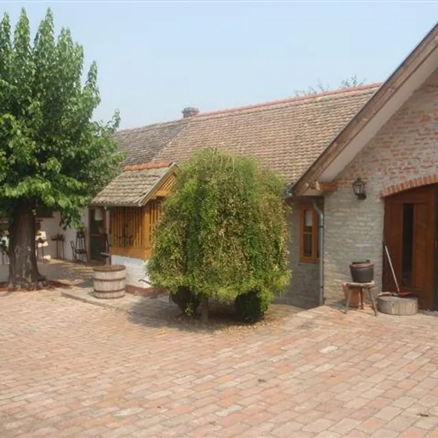 Country House Pod Dudom Aljmaš