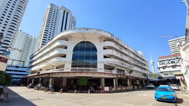 Jomtien Complex Plaza