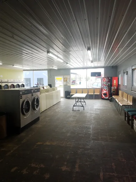 Sudsy Duds laundromat