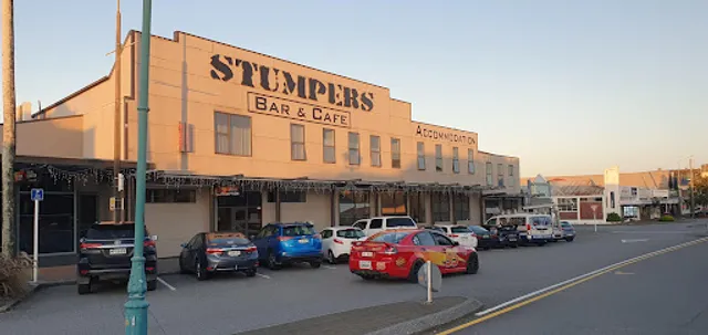 Stumpers Bar & Cafe