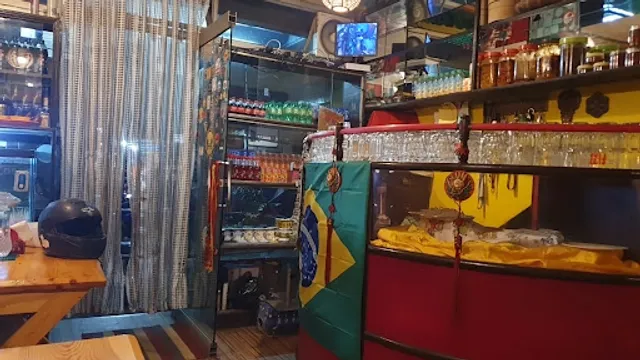 Fizz Bar & Restaurant