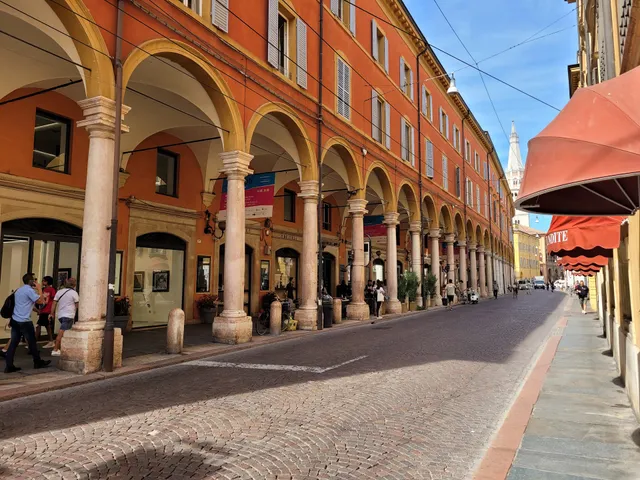 Caroceli Preziosi - Rivenditore autorizzato CARTIER OMEGA IWC BULGARI LONGINES CHOPARD TAG HEUER VHERNIER DODO PIANEGONDA