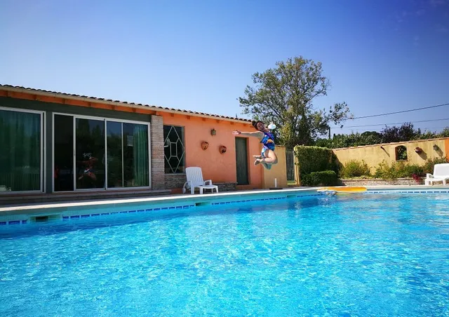 Gîte Logement de Vacances Loisirs Piscine Provence : Mas Jaro