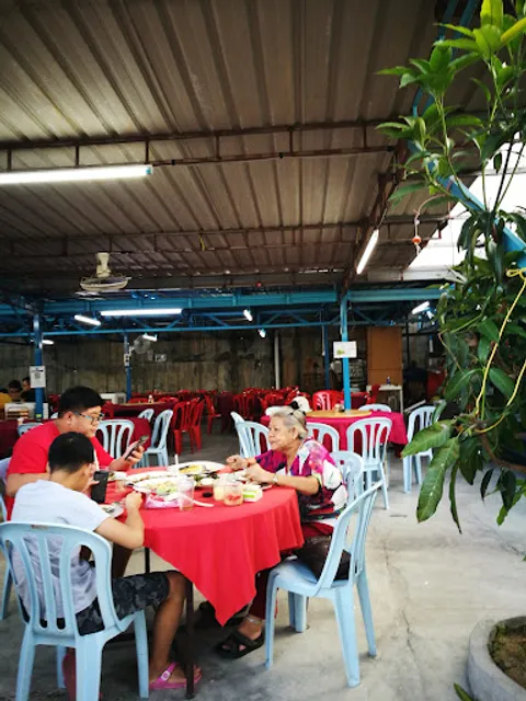 Shan Deng BBQ Restaurant • 山顶烧烤