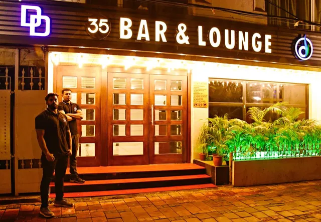 35 BAR & LOUNGE