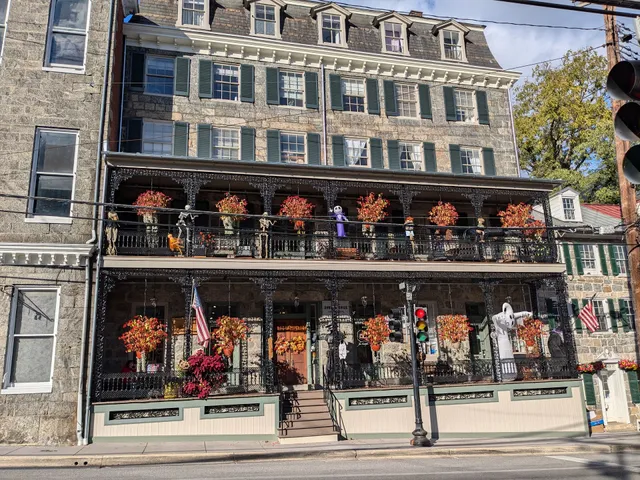 Historic Howard House Hotel