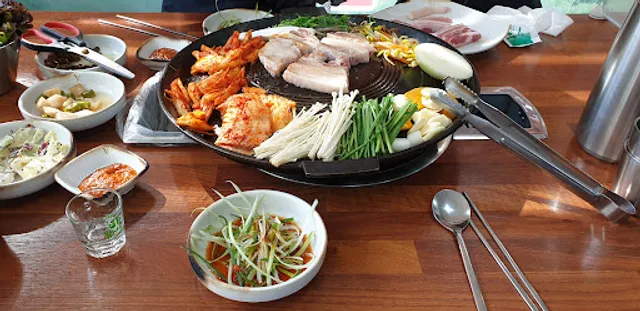 더덕솥뚜껑삼겹살