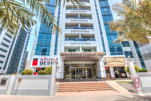 OYO 1046 Home Marina Diamond Tower