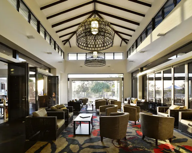 Dazzas Bar at RACV Noosa Resort