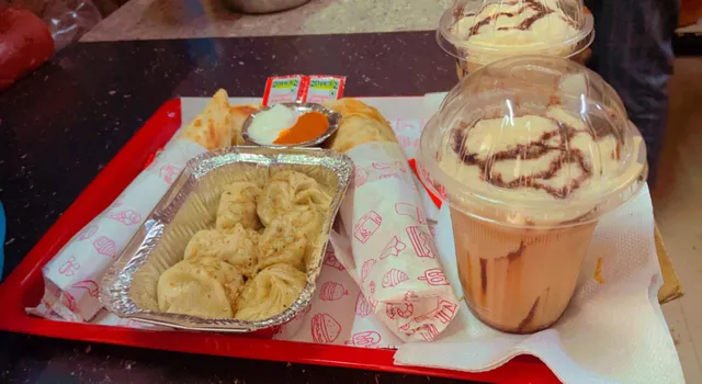 Mr. Roll & Miss. Momo