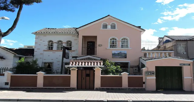 Hostal New World Equateur