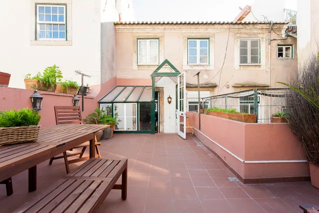 Camões by Central Hill Apartments - Vacation Rentals in Lisbon