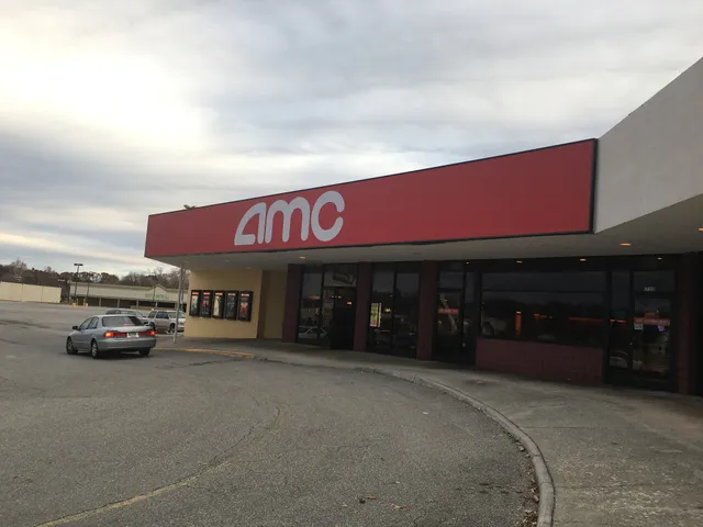 AMC CLASSIC Salem Valley 8