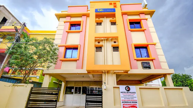 FabExpress SR - Hotels in Patia, Bhubaneswar