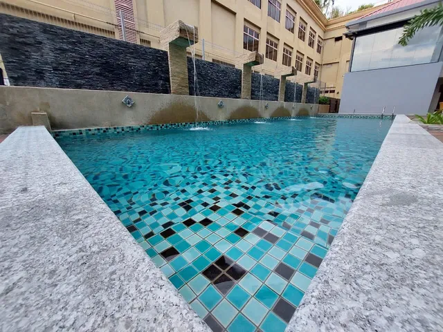 CHRISTEE SUITES HOTEL