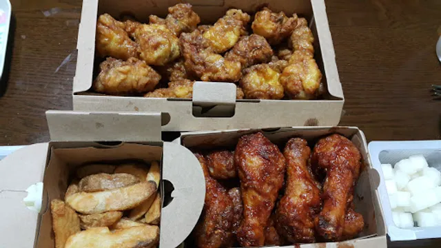 교촌치킨 홍은사거리점