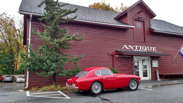 Beekman Arms Antique Market & Gallery